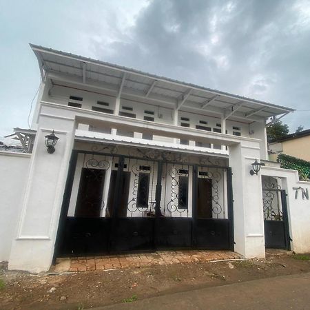 Express O 92147 Nia Residence Depok Exterior foto