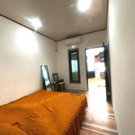 Express O 92147 Nia Residence Depok Exterior foto